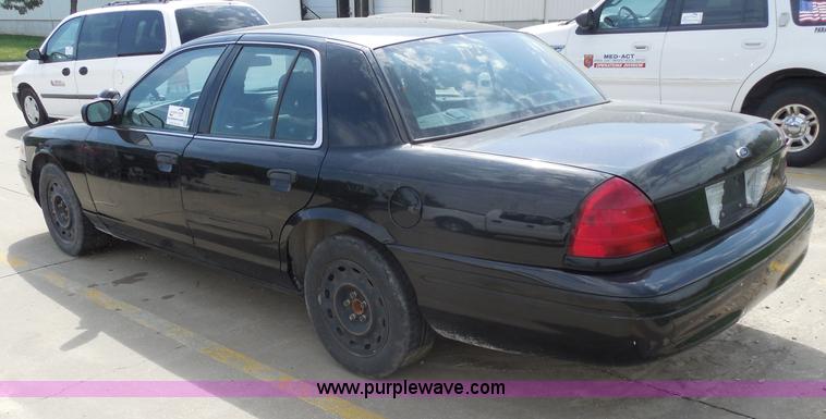 image for item H6697 2004 Ford Crown Victoria Police Interceptor