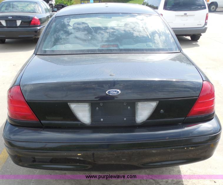 image for item H6697 2004 Ford Crown Victoria Police Interceptor