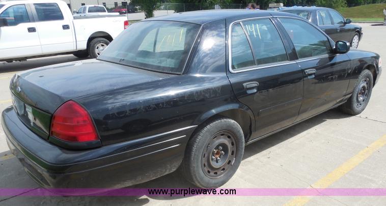image for item H6697 2004 Ford Crown Victoria Police Interceptor