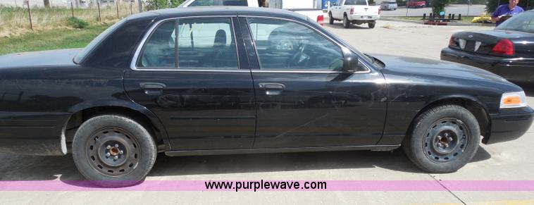 image for item H6697 2004 Ford Crown Victoria Police Interceptor