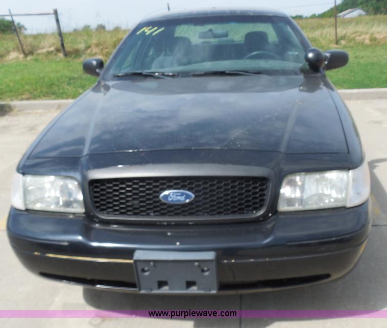 image for item H6697 2004 Ford Crown Victoria Police Interceptor