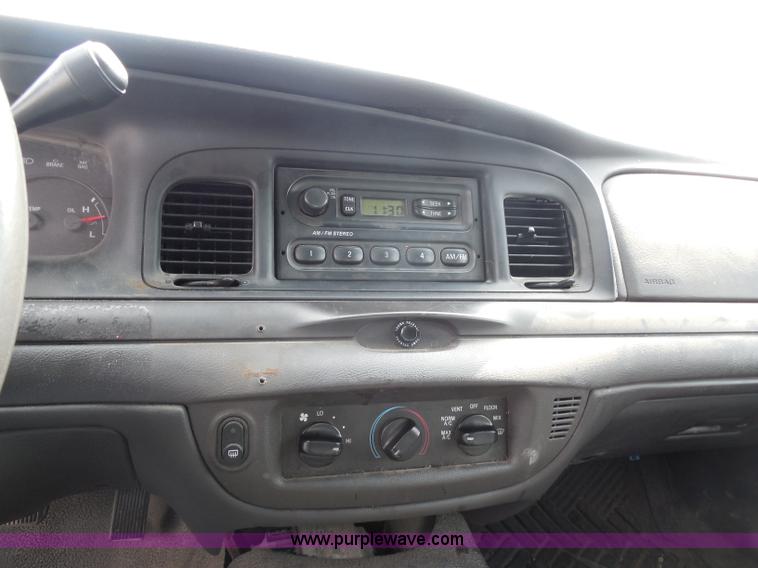 image for item H6697 2004 Ford Crown Victoria Police Interceptor