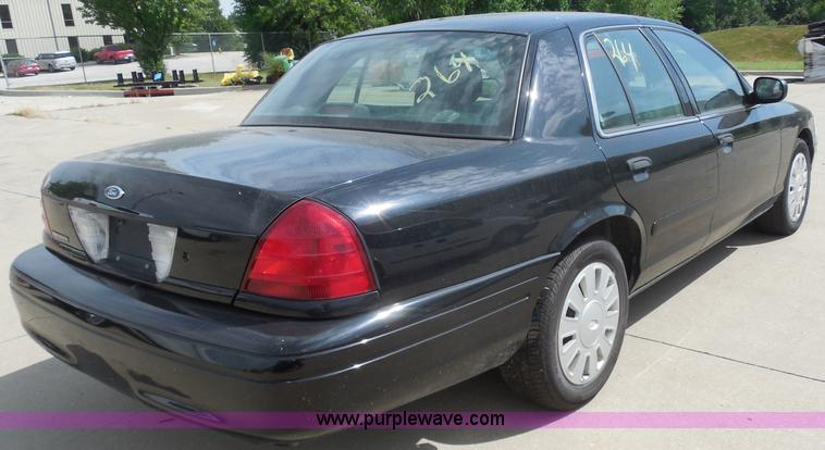 image for item H6698 2008 Ford Crown Victoria