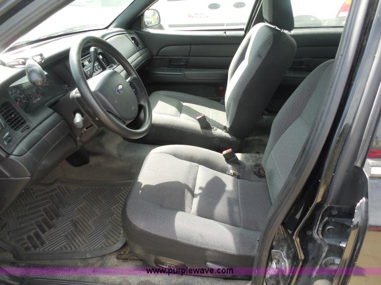image for item H6698 2008 Ford Crown Victoria
