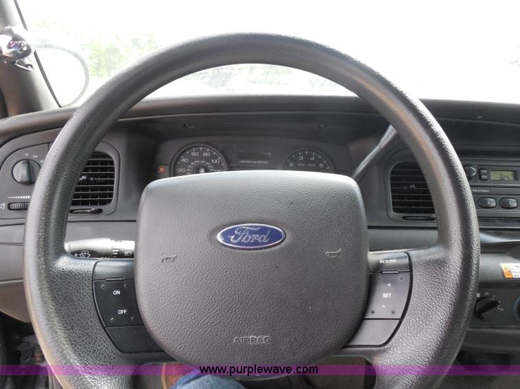 image for item H6698 2008 Ford Crown Victoria