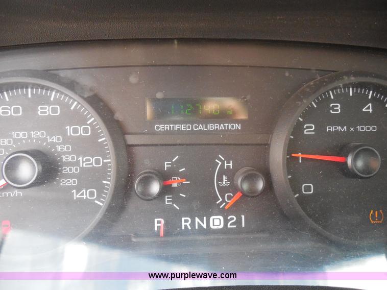 image for item H6698 2008 Ford Crown Victoria