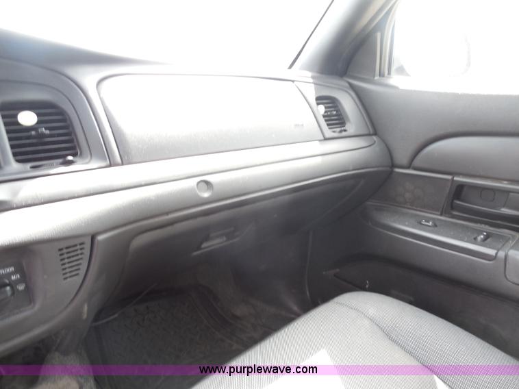 image for item H6698 2008 Ford Crown Victoria