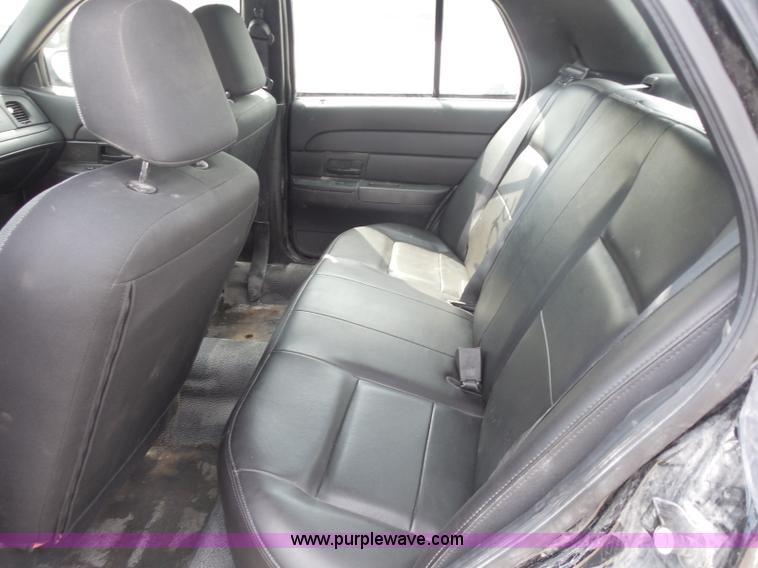 image for item H6698 2008 Ford Crown Victoria