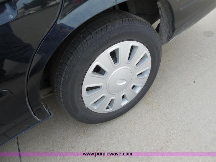image for item H6698 2008 Ford Crown Victoria