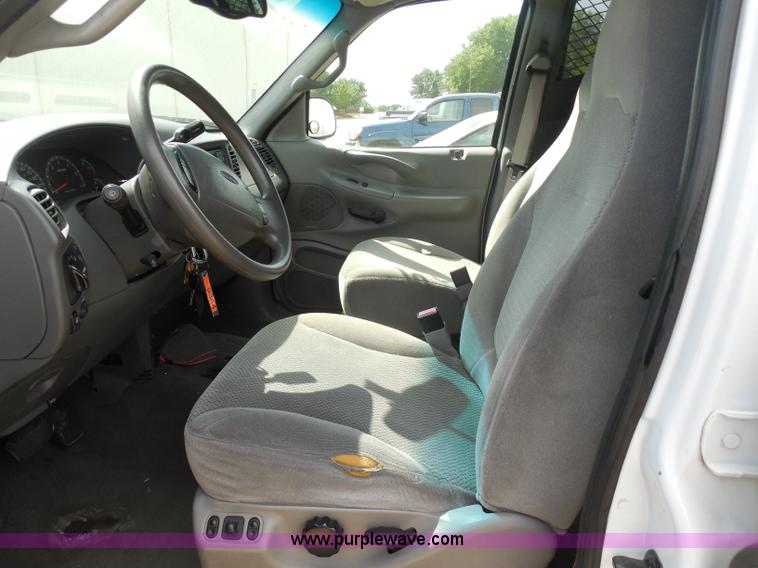 image for item H6699 2001 Ford Expedition XLT SUV