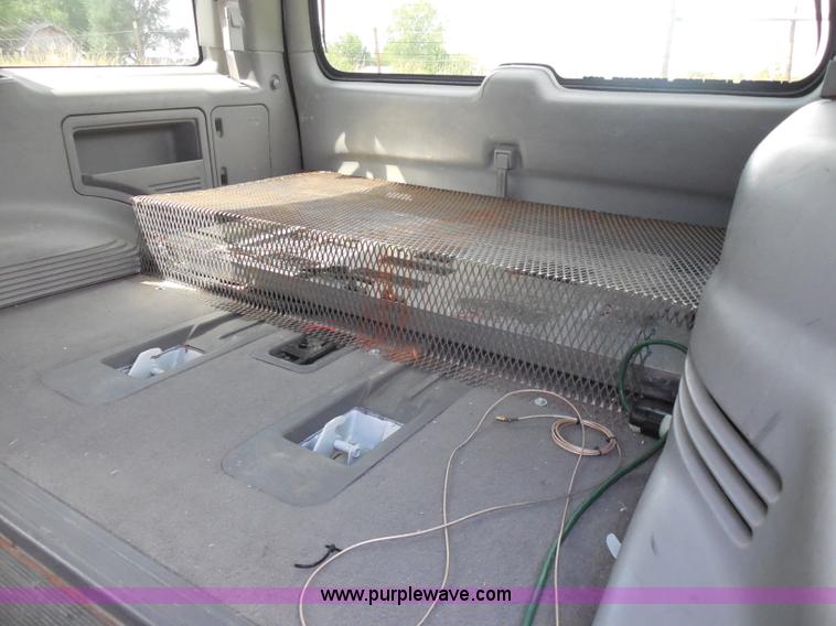 image for item H6699 2001 Ford Expedition XLT SUV