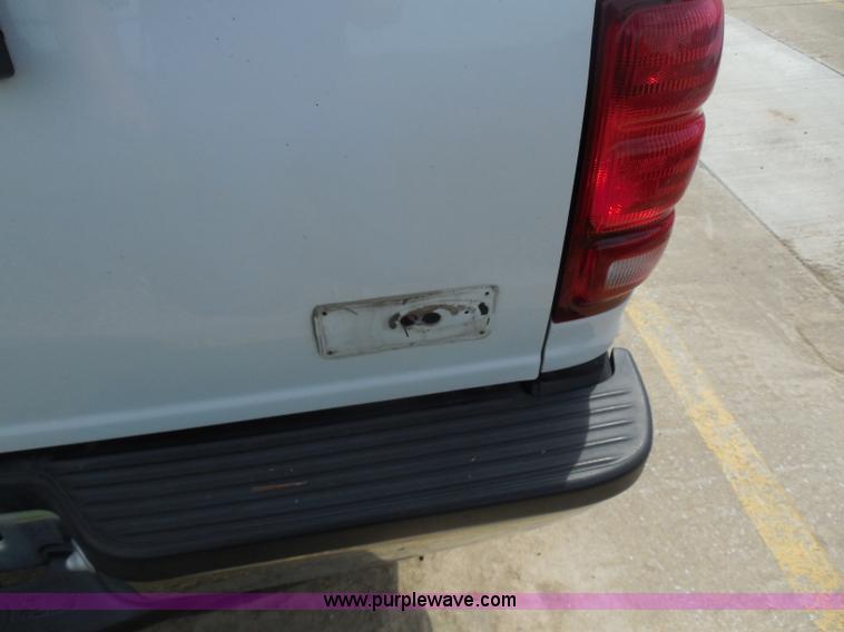 image for item H6699 2001 Ford Expedition XLT SUV