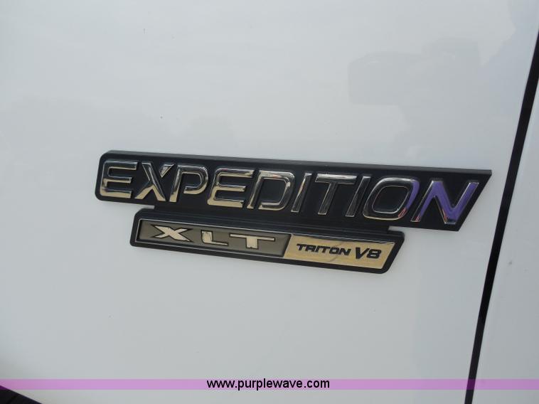 image for item H6699 2001 Ford Expedition XLT SUV