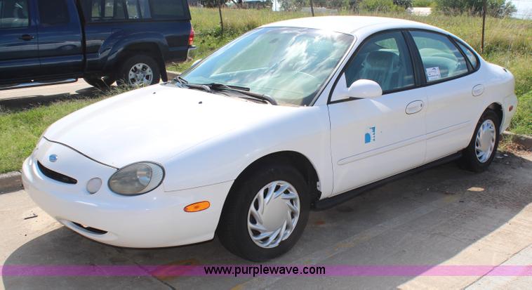 image for item H6748 1997 Ford Taurus GL