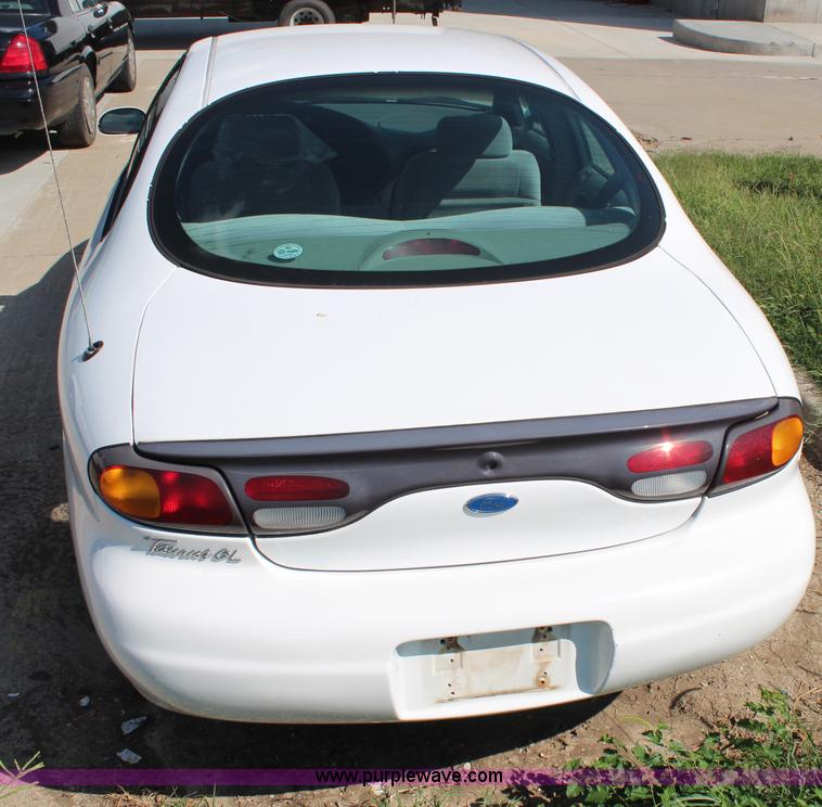 image for item H6748 1997 Ford Taurus GL