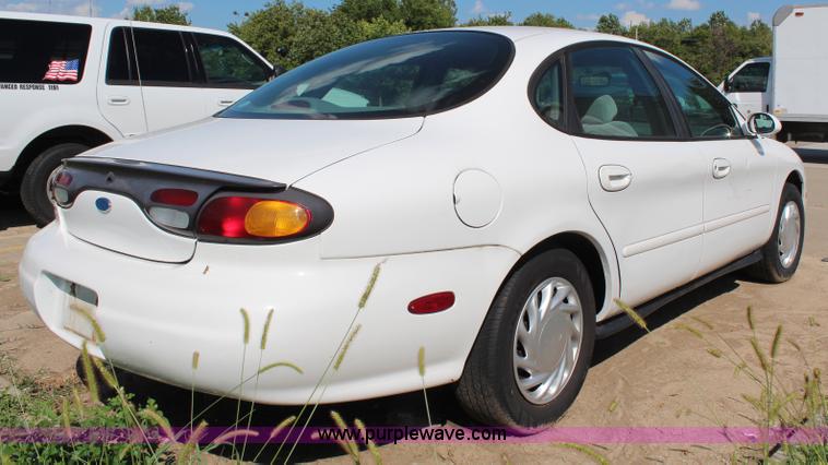 image for item H6748 1997 Ford Taurus GL