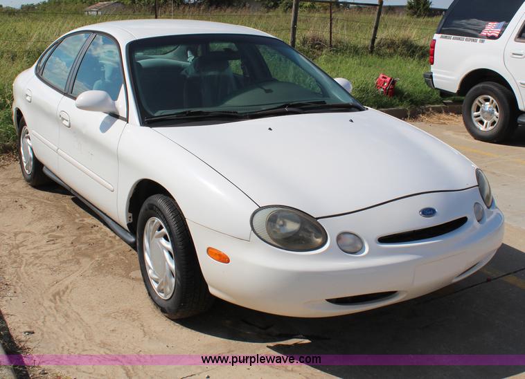 image for item H6748 1997 Ford Taurus GL