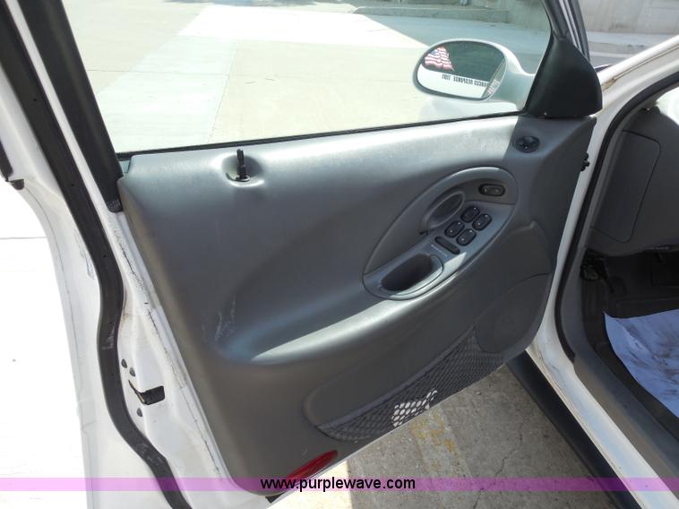 image for item H6748 1997 Ford Taurus GL