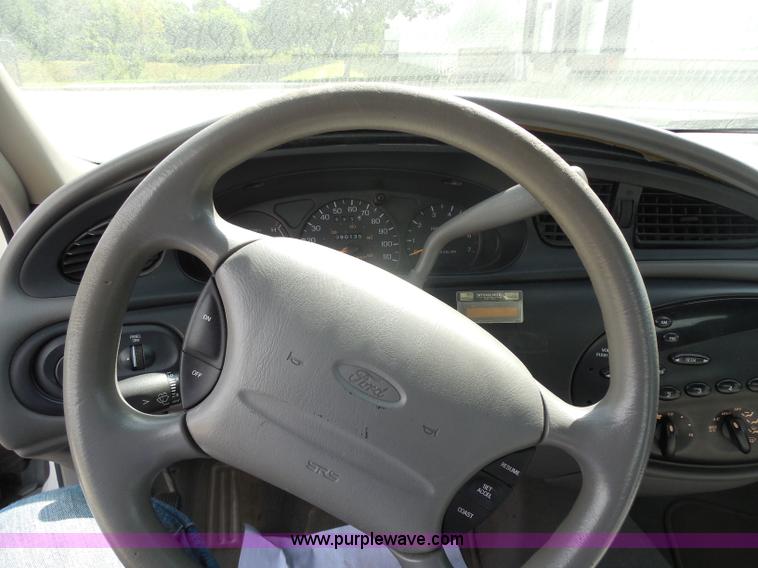 image for item H6748 1997 Ford Taurus GL