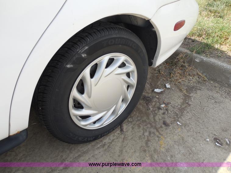 image for item H6748 1997 Ford Taurus GL