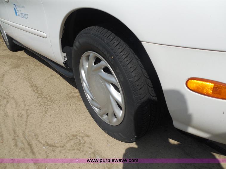 image for item H6748 1997 Ford Taurus GL