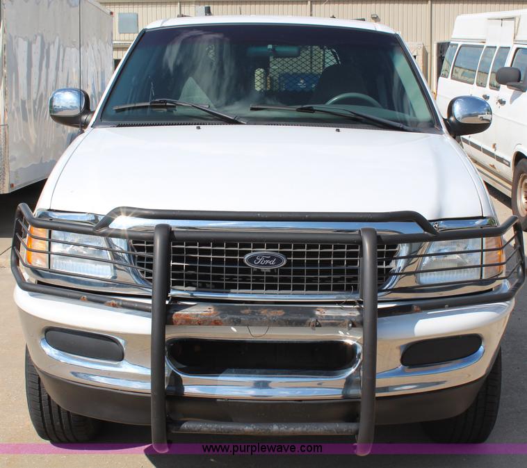 image for item H6963 1998 Ford Expedition XLT SUV