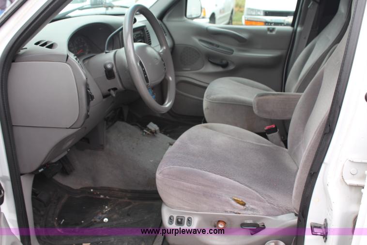 image for item H6963 1998 Ford Expedition XLT SUV