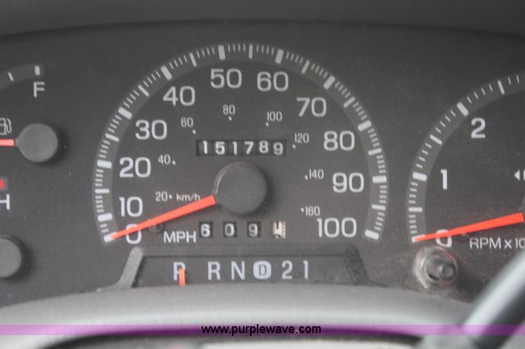 image for item H6963 1998 Ford Expedition XLT SUV