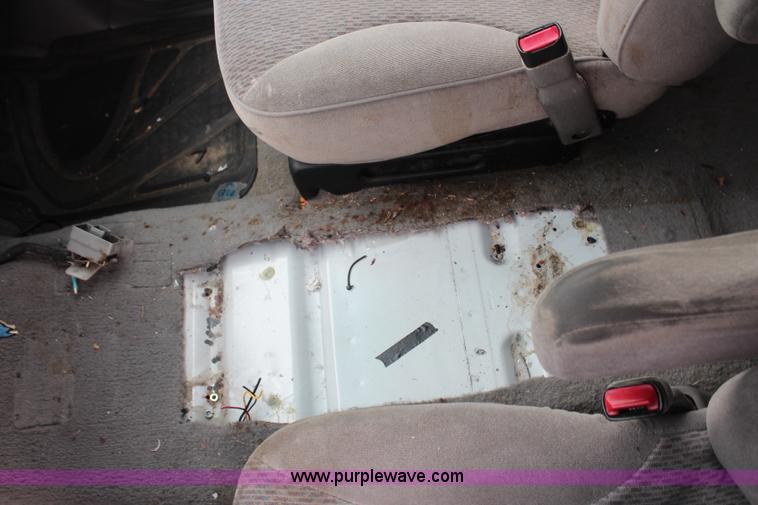 image for item H6963 1998 Ford Expedition XLT SUV