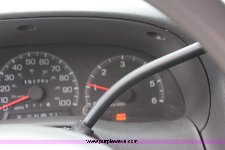 image for item H6963 1998 Ford Expedition XLT SUV