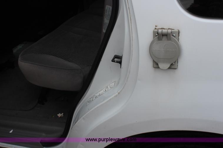 image for item H6963 1998 Ford Expedition XLT SUV