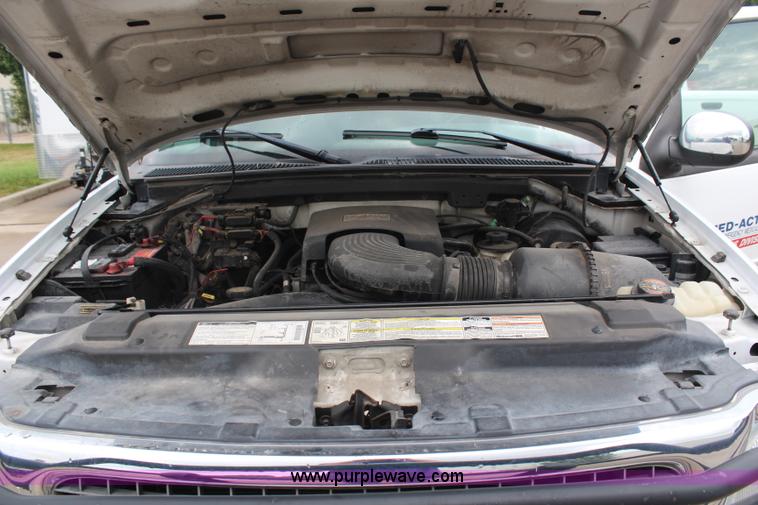 image for item H6963 1998 Ford Expedition XLT SUV