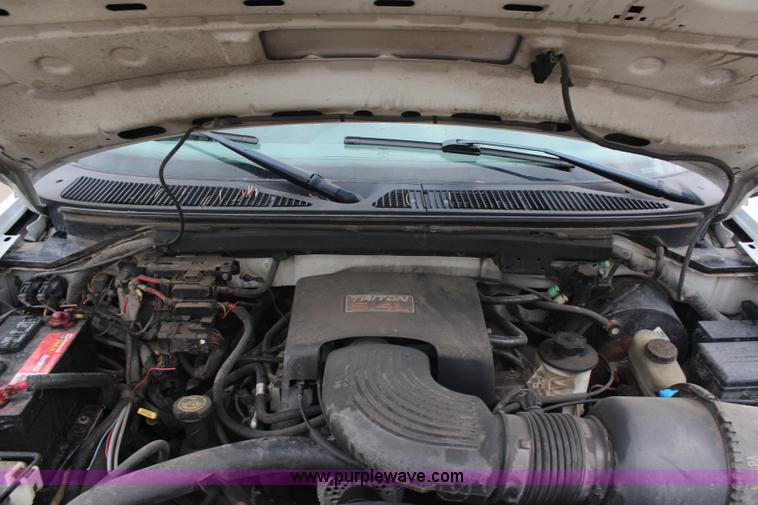 image for item H6963 1998 Ford Expedition XLT SUV