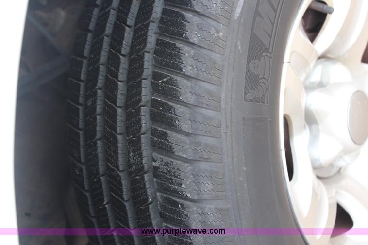 image for item H6963 1998 Ford Expedition XLT SUV