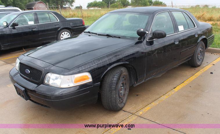 image for item H6965 2005 Ford Crown Victoria Police Interceptor