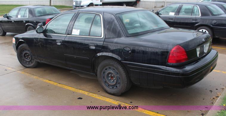 image for item H6965 2005 Ford Crown Victoria Police Interceptor