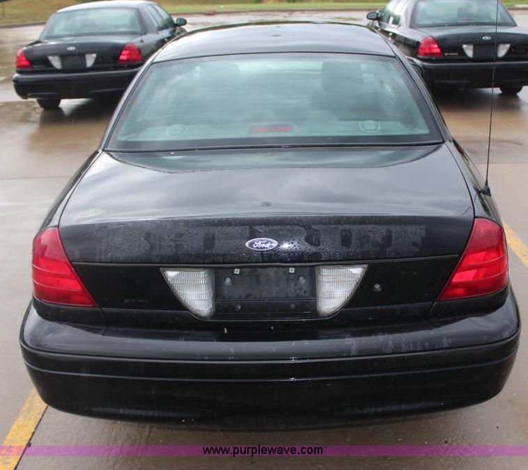 image for item H6965 2005 Ford Crown Victoria Police Interceptor