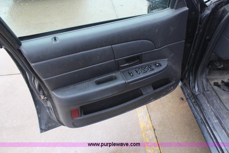 image for item H6965 2005 Ford Crown Victoria Police Interceptor