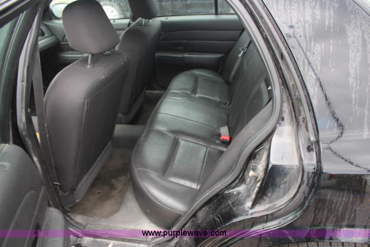image for item H6965 2005 Ford Crown Victoria Police Interceptor