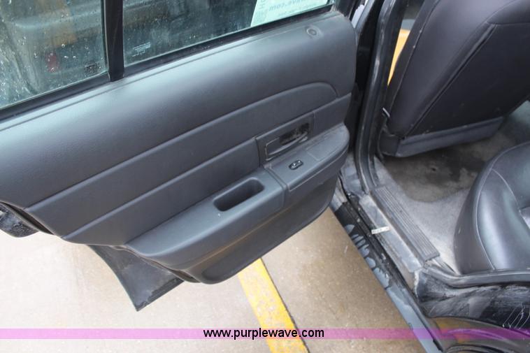 image for item H6965 2005 Ford Crown Victoria Police Interceptor