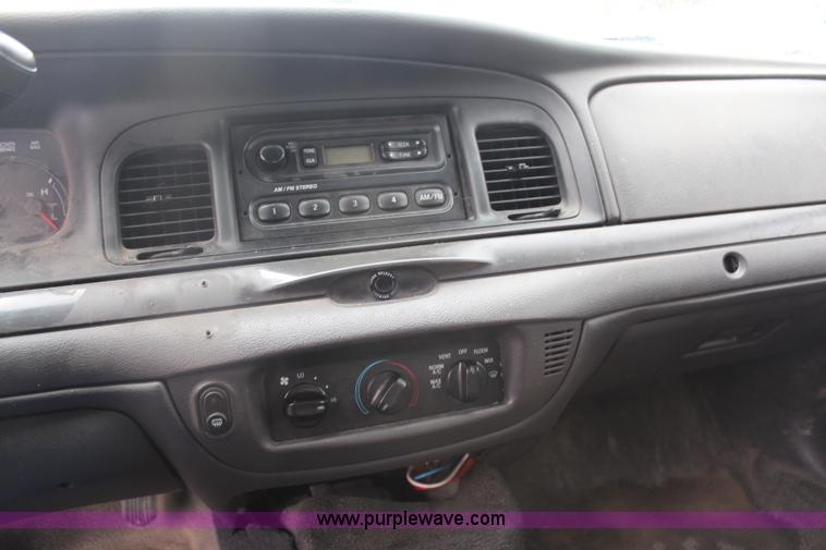 image for item H6965 2005 Ford Crown Victoria Police Interceptor