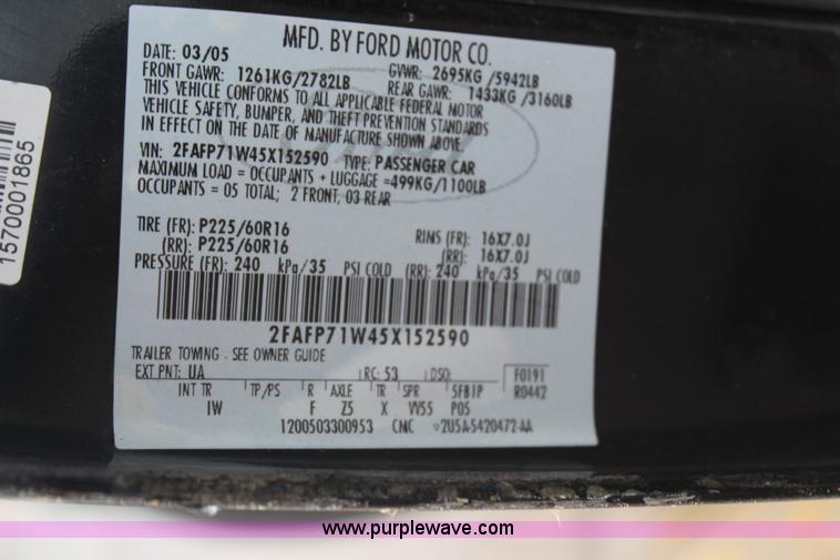 image for item H6965 2005 Ford Crown Victoria Police Interceptor