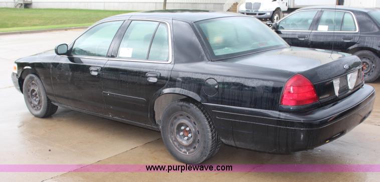 image for item H6966 2005 Ford Crown Victoria Police Interceptor