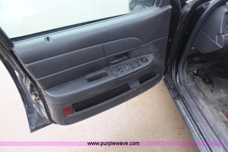 image for item H6966 2005 Ford Crown Victoria Police Interceptor