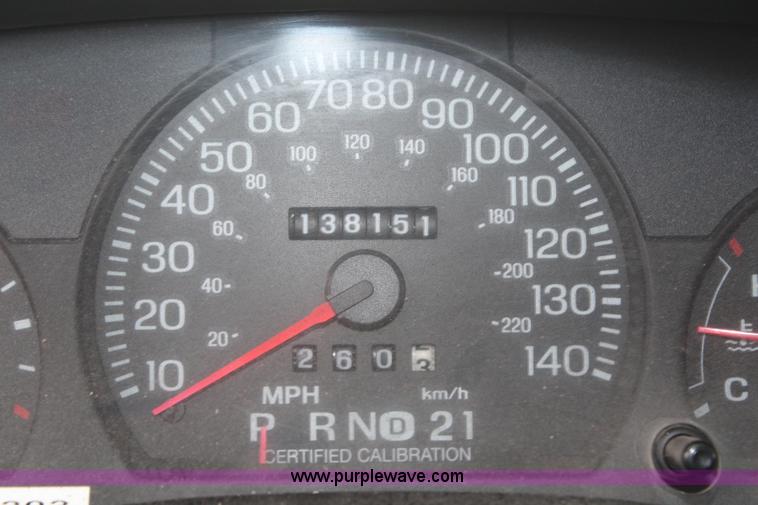 image for item H6966 2005 Ford Crown Victoria Police Interceptor