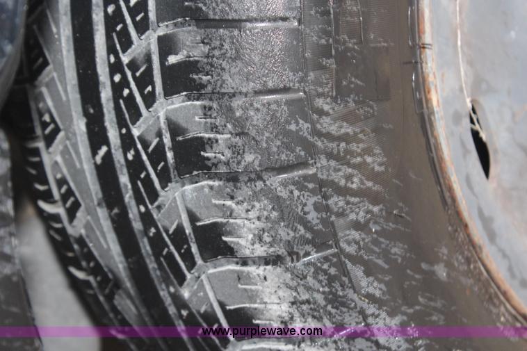 image for item H6966 2005 Ford Crown Victoria Police Interceptor