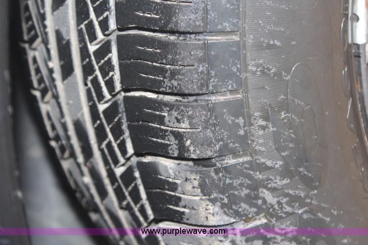 image for item H6966 2005 Ford Crown Victoria Police Interceptor