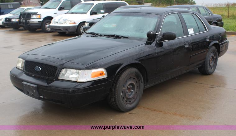 image for item H6968 2004 Ford Crown Victoria Police Interceptor