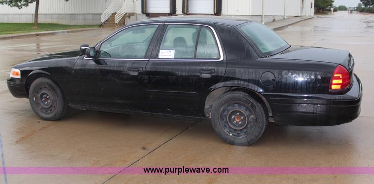 image for item H6968 2004 Ford Crown Victoria Police Interceptor