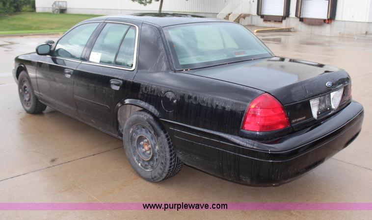 image for item H6968 2004 Ford Crown Victoria Police Interceptor